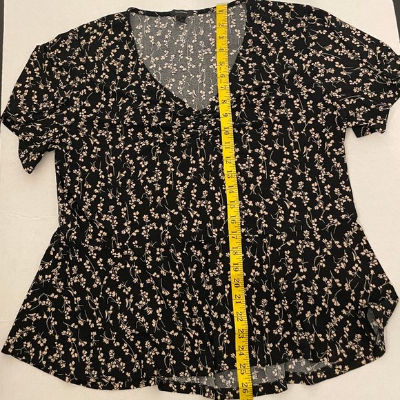 Halogen Short Sleeve Top Black Floral V Neck Ruched Large - Picture 3 of 5